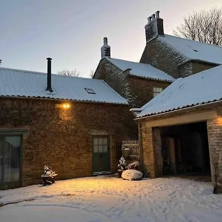 Blacksmith's Barn - Cosy, Chilled & Dog Friendly. Holiday home Wykeham (Scarborough)