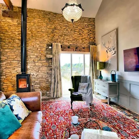 Blacksmith's Barn - Cosy, Chilled & Dog Friendly.